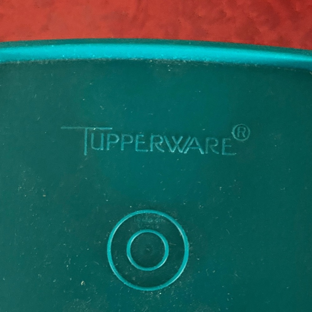 Vintage Tupperware Square Away
Sandwich Keeper set of five containers - Picture 5 of 5